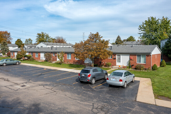 Southwicke Square Cooperative in Trenton, MI - Foto de edificio - Building Photo