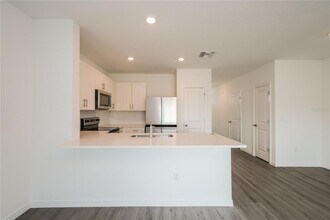 8498 Lofty Timber Wy in Wesley Chapel, FL - Building Photo - Building Photo