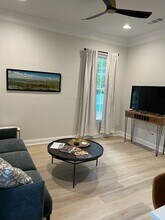 702 Tattnall St-Unit -A in Savannah, GA - Foto de edificio - Building Photo