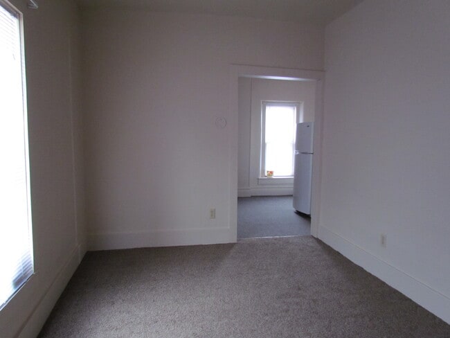 327 E Cherry St, Unit 327#4 in Mankato, MN - Building Photo - Building Photo