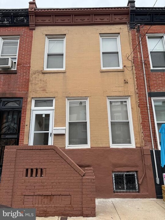 2621 Wharton St in Philadelphia, PA - Building Photo