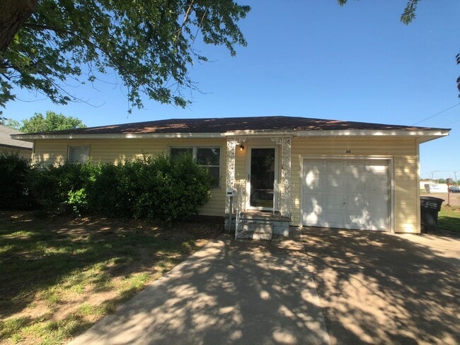 property at 2230 N Meadowbrook Dr