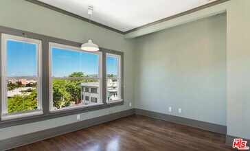 254 S Vendome St in Los Angeles, CA - Building Photo - Building Photo