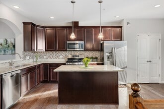 1108 Evergreen Ave in Des Plaines, IL - Building Photo - Building Photo