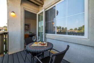 2983 Paseo Almiar in Carlsbad, CA - Building Photo - Building Photo