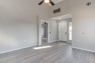 13145 Briarcreek Loop in Manor, TX - Building Photo - Building Photo