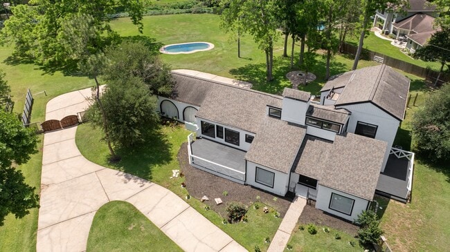 property at 5230 Meadow Forest Ln