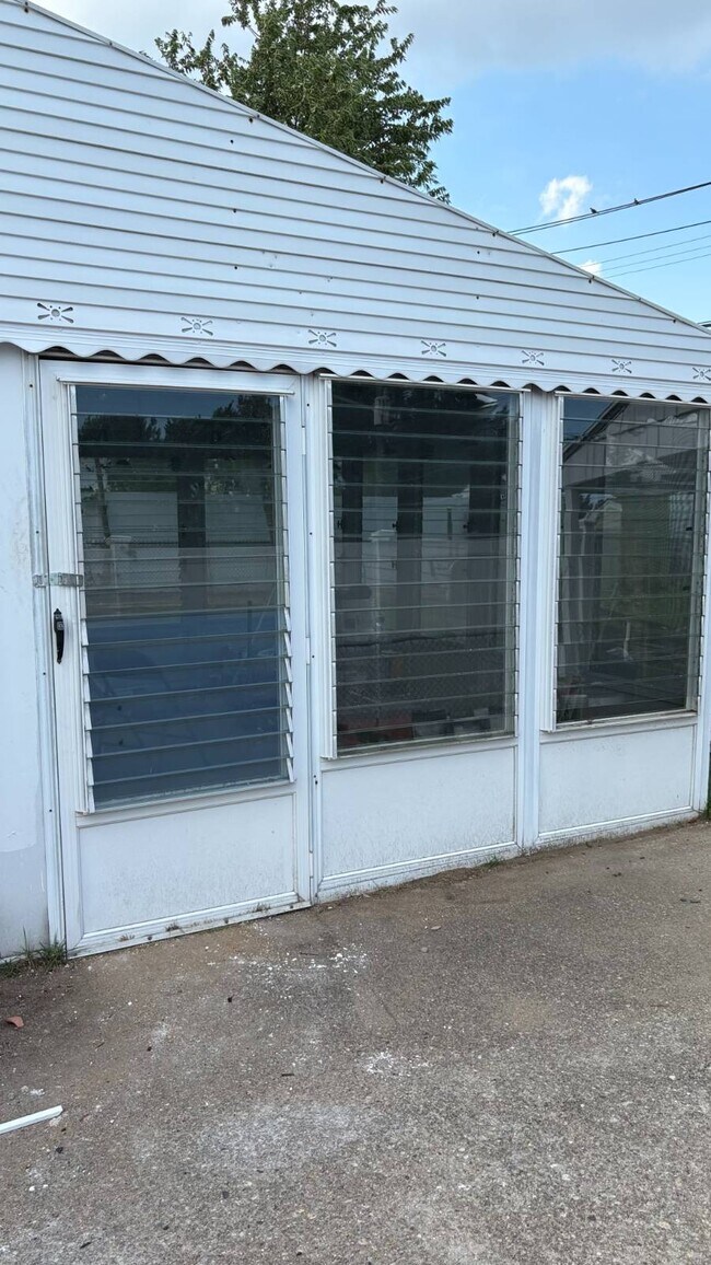 74 Bette Rd in East Meadow, NY - Building Photo - Building Photo