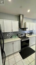 27 Red Hawk Rd in Toronto, ON - Building Photo - Building Photo