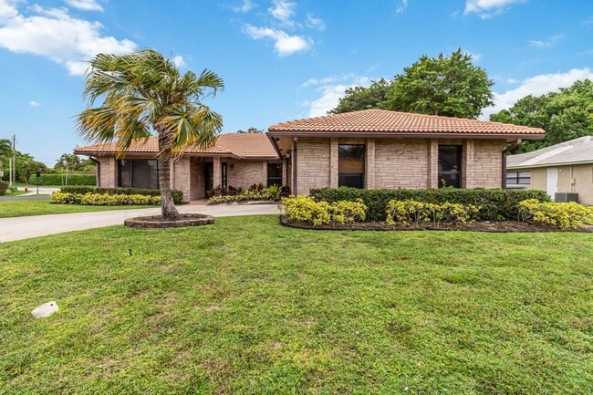 21920 Holly Tree Way