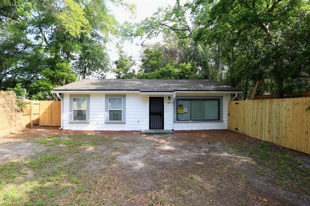 1065 Winthrop St in Jacksonville, FL - Building Photo