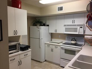 272 Village Blvd-Unit -7106 in Tequesta, FL - Building Photo - Building Photo