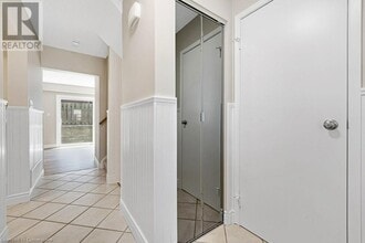 125 Sekura Crescent in Cambridge, ON - Building Photo - Building Photo