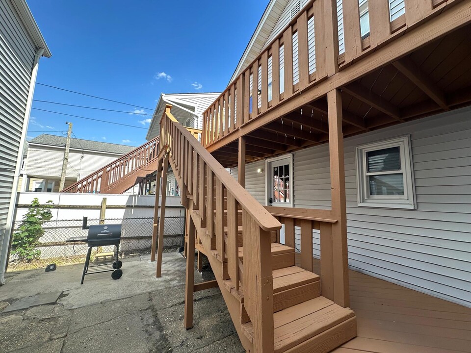 223 Hamilton Ave in Seaside Heights, NJ - Building Photo