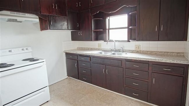 109 E St NE in Ardmore, OK - Building Photo - Building Photo