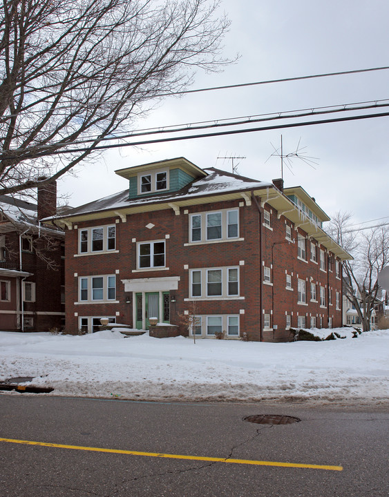 98 N Portage Path in Akron, OH - Building Photo