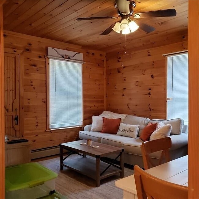 120 Mill St in Tiverton, RI - Building Photo - Building Photo