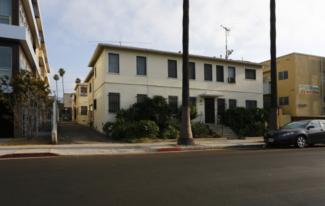 5949-5955 3/4 Carlton Way in Los Angeles, CA - Building Photo - Building Photo