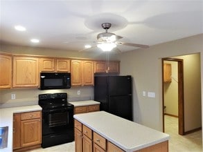 16 Stoney Bluff Way in Lithopolis, OH - Building Photo - Building Photo