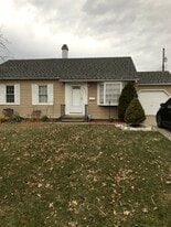 23425 Cranfield Rd in Bedford Heights, OH - Building Photo