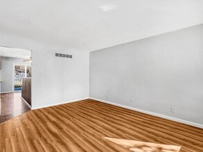 106 Britanna Dr in Swansea, IL - Foto de edificio - Building Photo