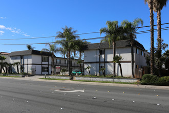 Cameron in El Cajon, CA - Foto de edificio - Building Photo