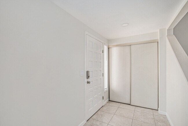 1050 S Monaco St Pkwy in Denver, CO - Building Photo - Building Photo