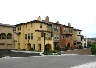 Piazza D'Oro in Oceanside, CA - Foto de edificio - Building Photo