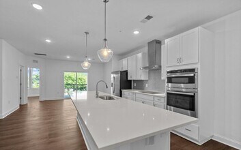 113 N Franklin St in Wake Forest, NC - Building Photo - Building Photo