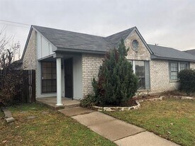 6076 Dooley Dr in The Colony, TX - Building Photo