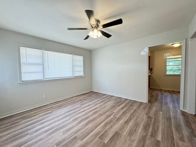 124 Rwe Jones St-Unit -128 RWE Jones Dr in Grambling, LA - Building Photo - Building Photo