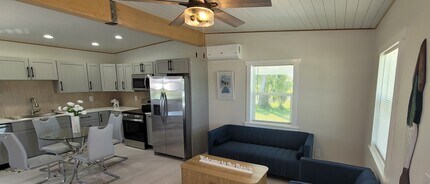 3420 Ash St in Punta Gorda, FL - Foto de edificio - Building Photo