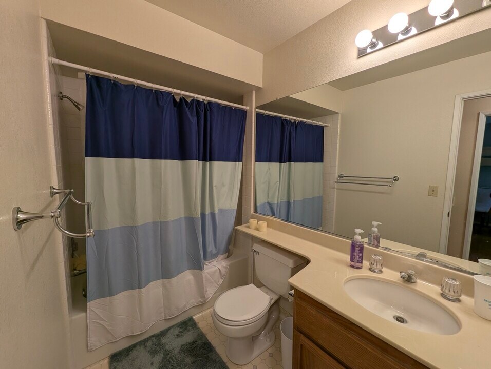 2004 Raphael Ct in Walnut Creek, CA - Building Photo