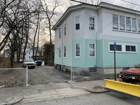 67 Simmons St, Unit 2ND FLOOR in Providence, RI - Building Photo