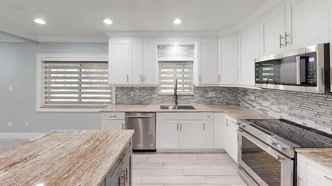 9016 Hogans Bend in Tampa, FL - Building Photo - Building Photo