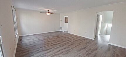 2826 Kelly Square in Vienna, VA - Building Photo - Building Photo