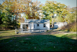 252 Cedar St in Cohasset, MA - Building Photo - Building Photo