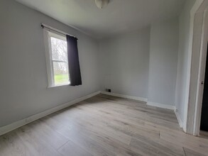 6215 Carpenter Ave, Unit Rear in Cleveland, OH - Foto de edificio - Building Photo