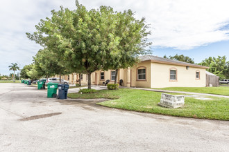 28385 SW 139th Pl in Homestead, FL - Building Photo - Building Photo