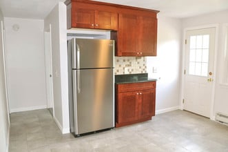 152 Main St, Unit 8 in Sturbridge, MA - Building Photo - Building Photo