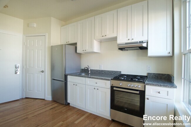 501 E Broadway in Boston, MA - Building Photo - Building Photo