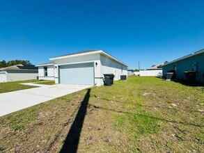 13 Zinnia Ln in Poinciana, FL - Building Photo - Building Photo