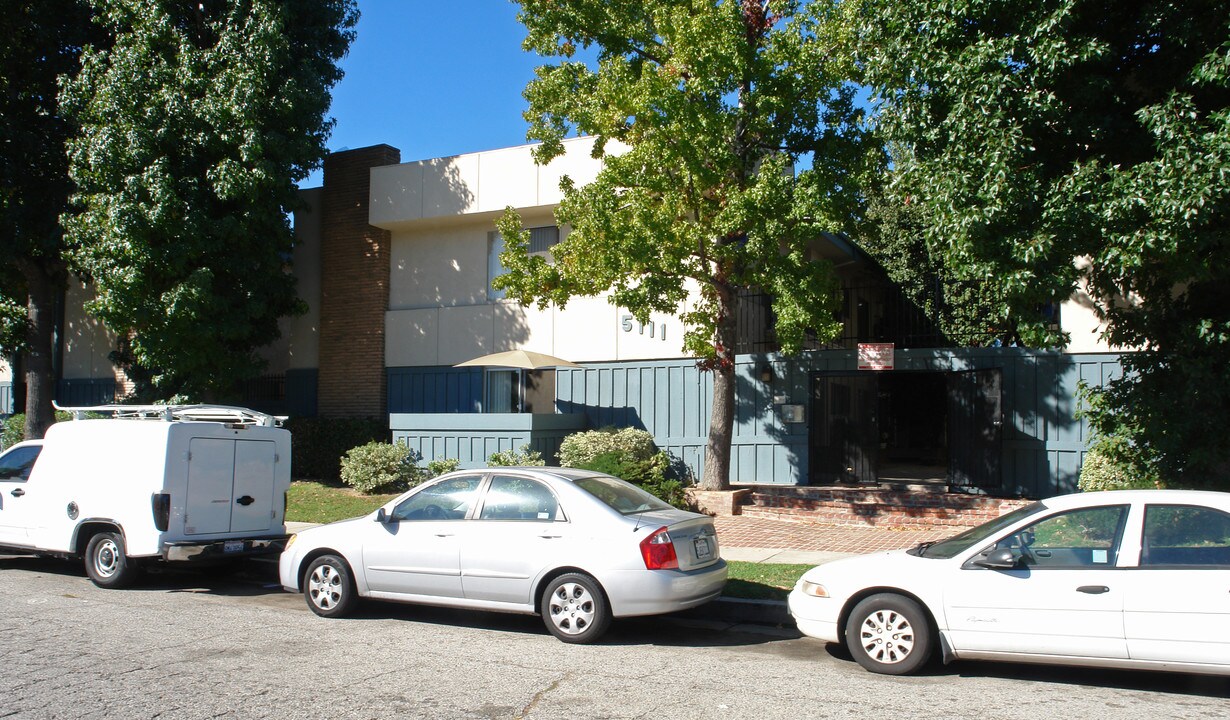 5111 Buffalo Ave in Sherman Oaks, CA - Building Photo