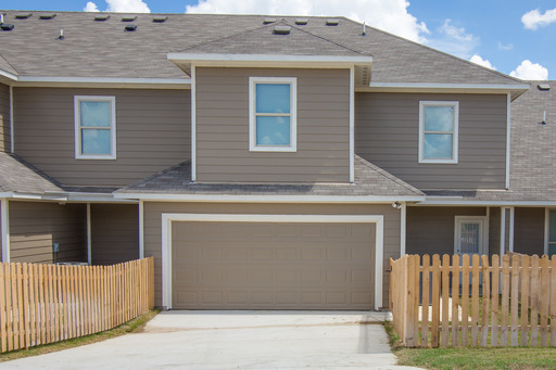1114 Newcastle Dr in Weatherford, TX - Foto de edificio - Building Photo