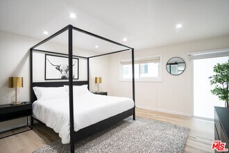 8704 Dorrington Ave in West Hollywood, CA - Building Photo - Building Photo