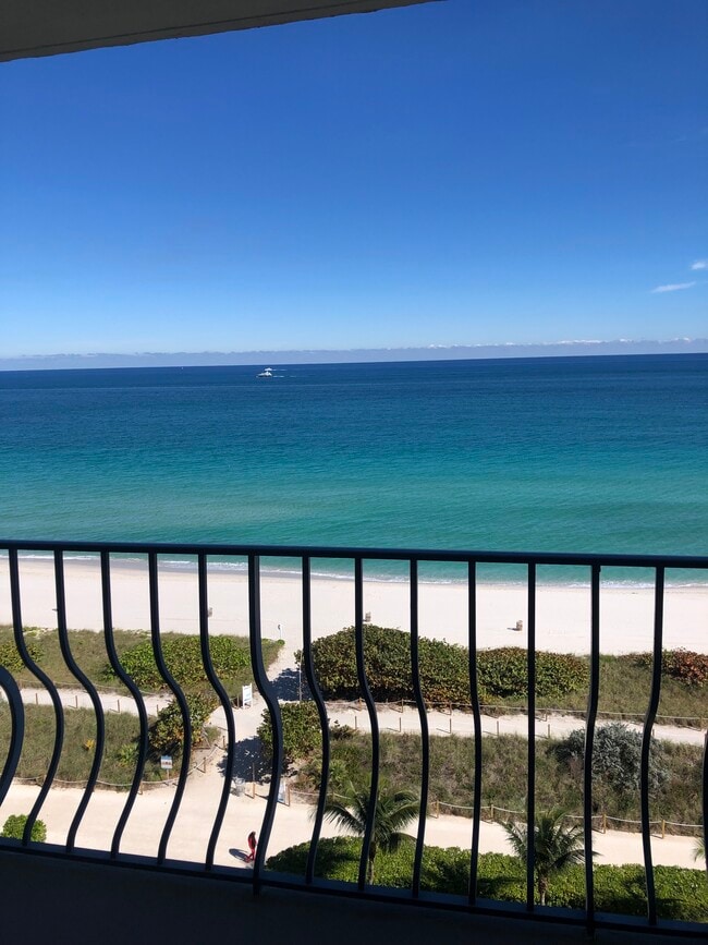 8877 Collins Ave, Unit 1001 in Surfside, FL - Building Photo - Building Photo