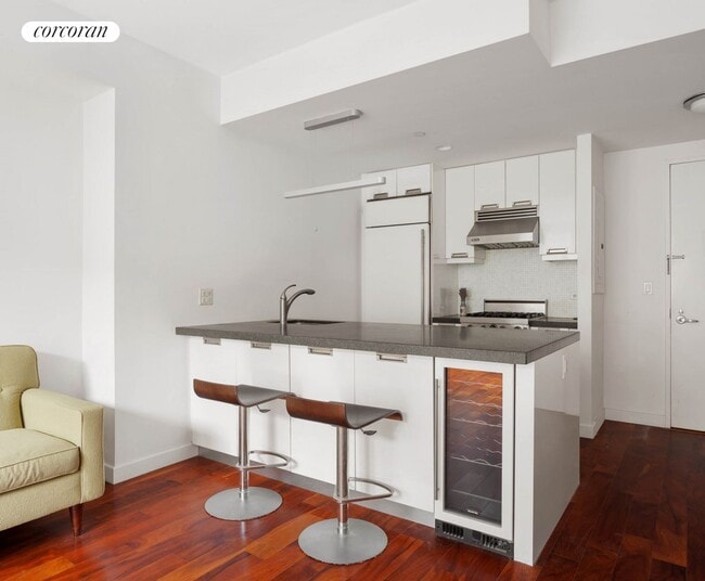 property at 261 W 28th St