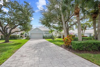 31 Dorchester Cir in Palm Beach Gardens, FL - Building Photo - Building Photo