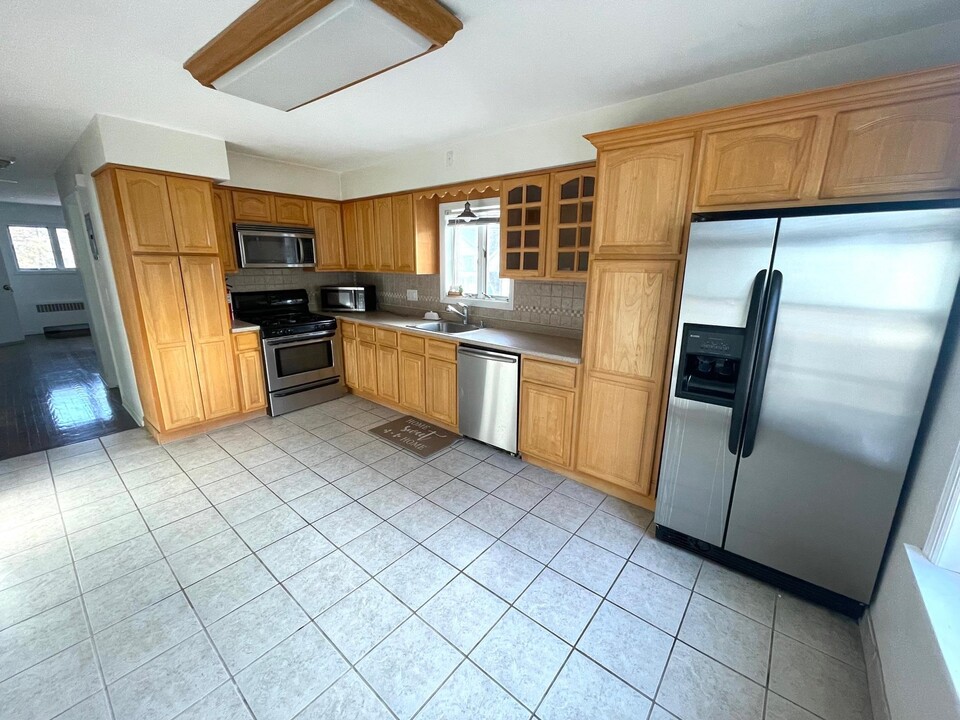 153 Avenue B in Bayonne, NJ - Building Photo