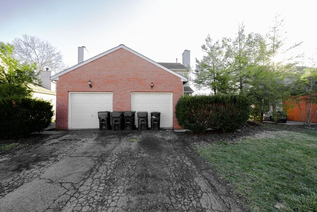 4667-4669-4669 Point Pleasant Dr in Hilliard, OH - Building Photo - Building Photo